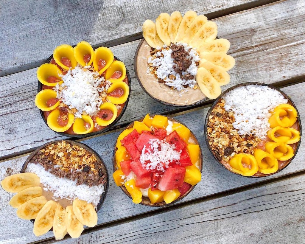 siargao - smoothie bowls at shaka siargao