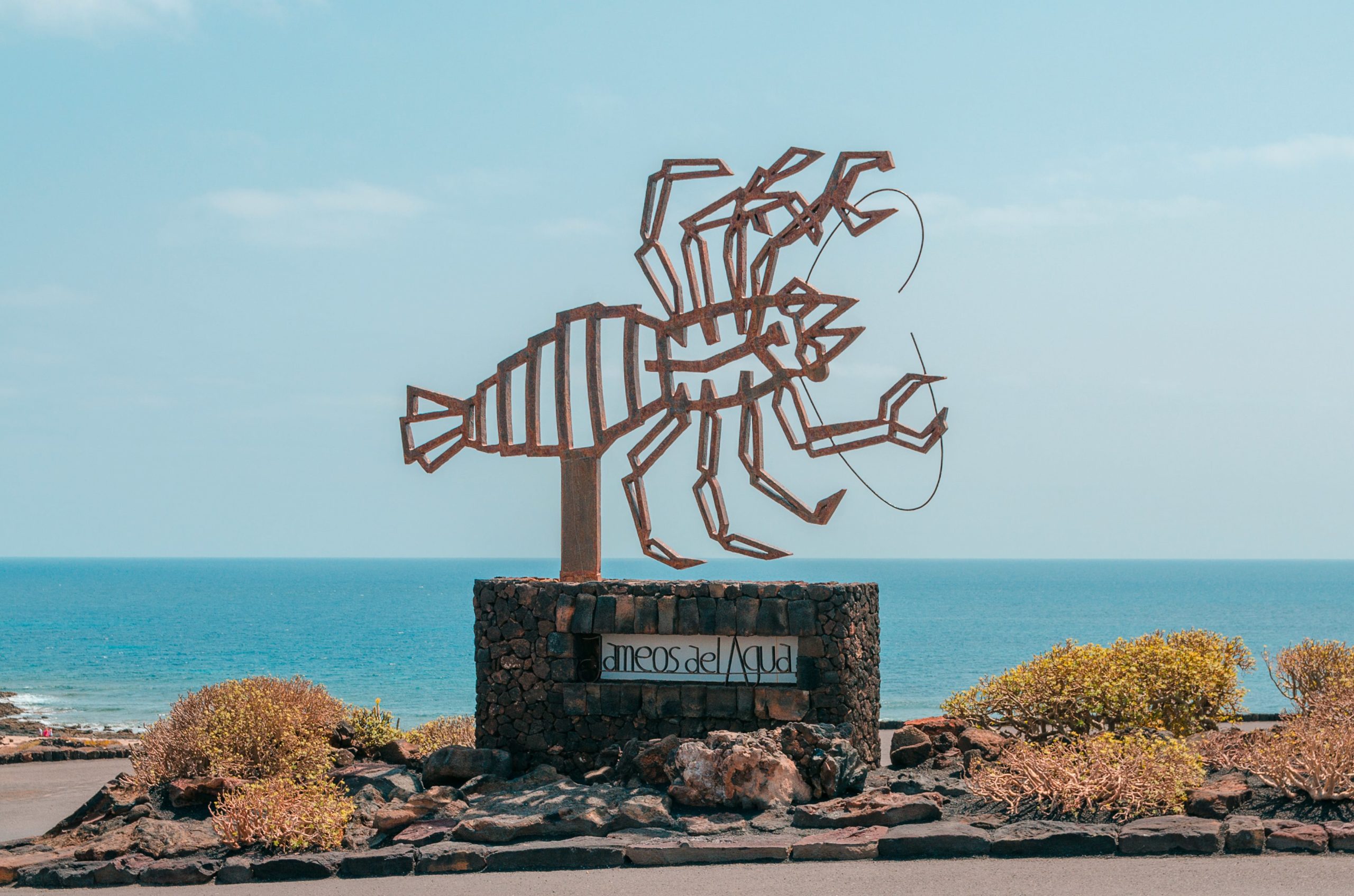 Surfing Lanzarote - Jameos del Agua