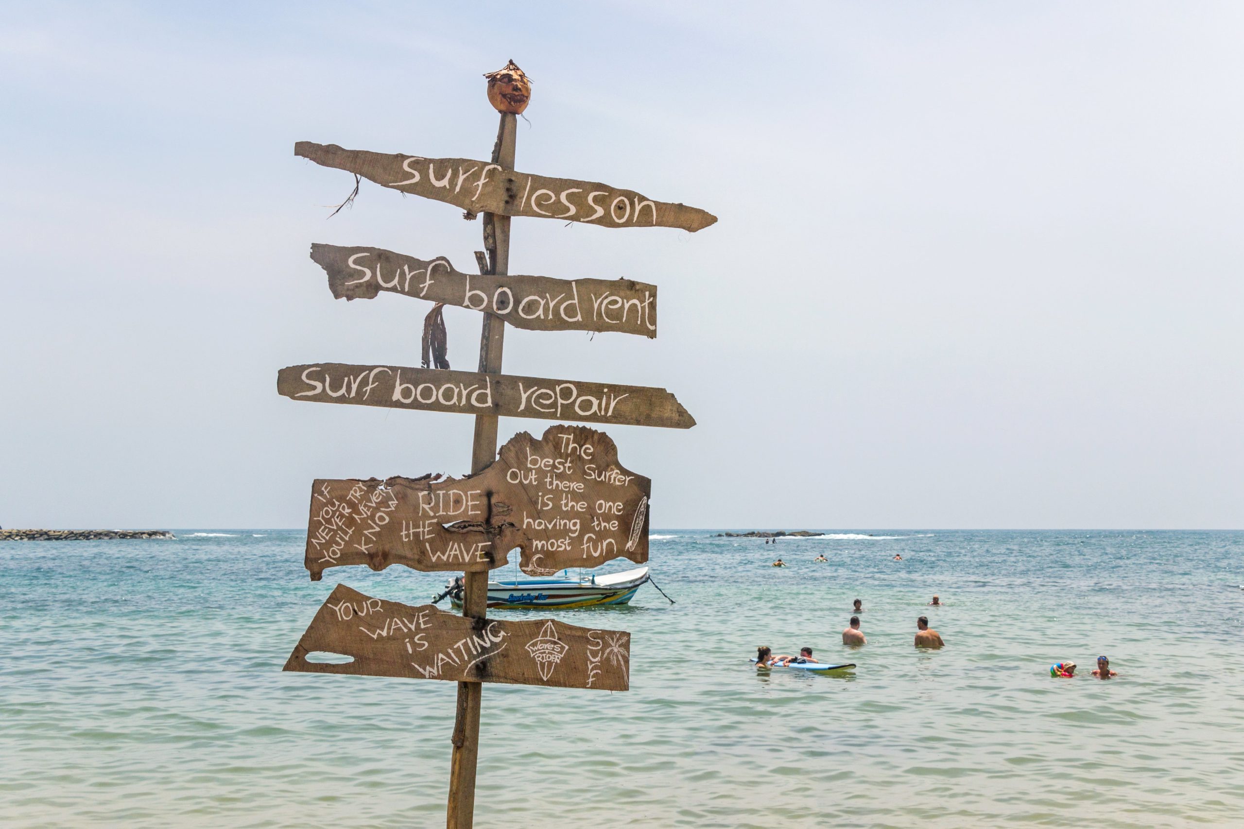 surf lessons in Mirissa