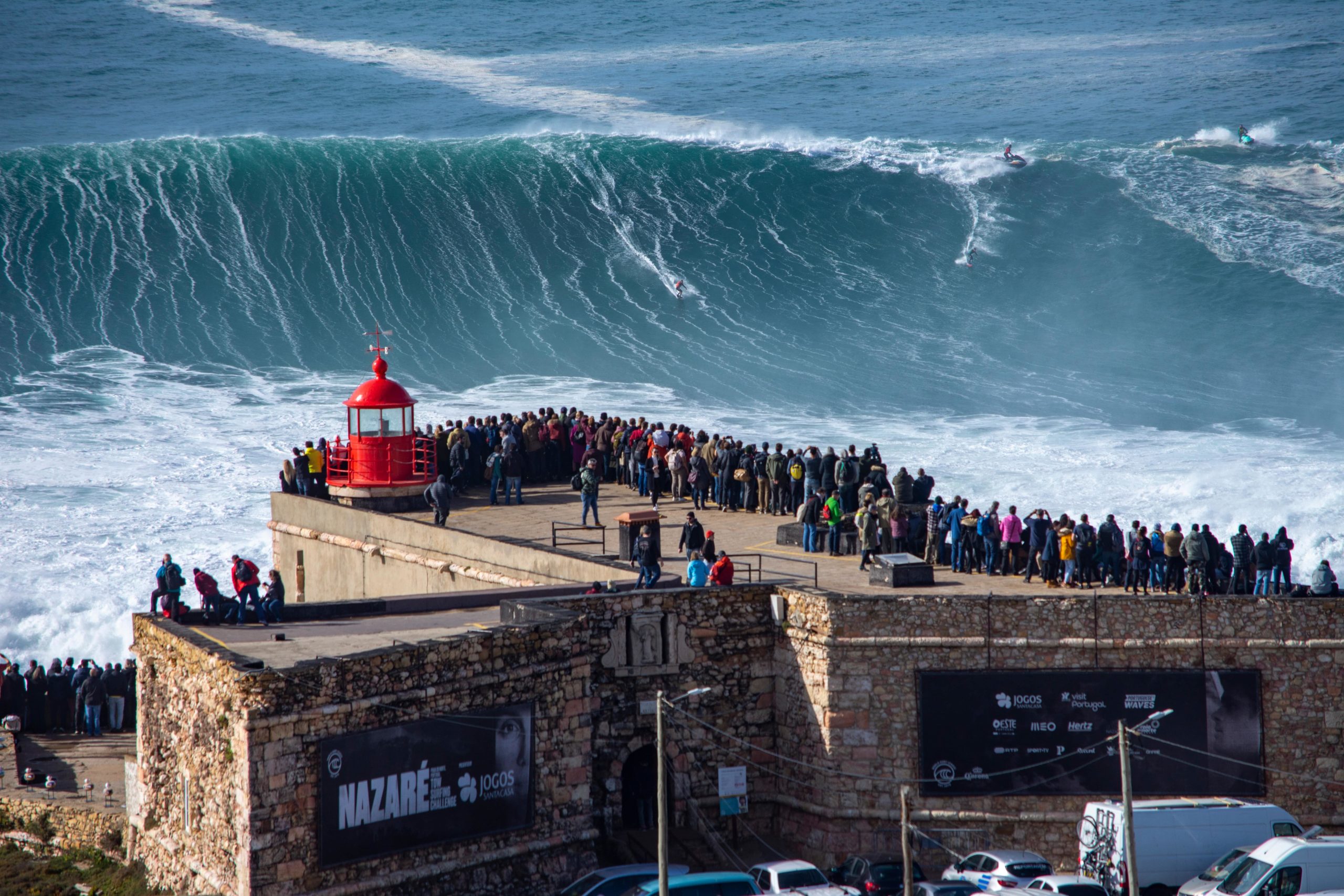 Surfing Portugal Nazare