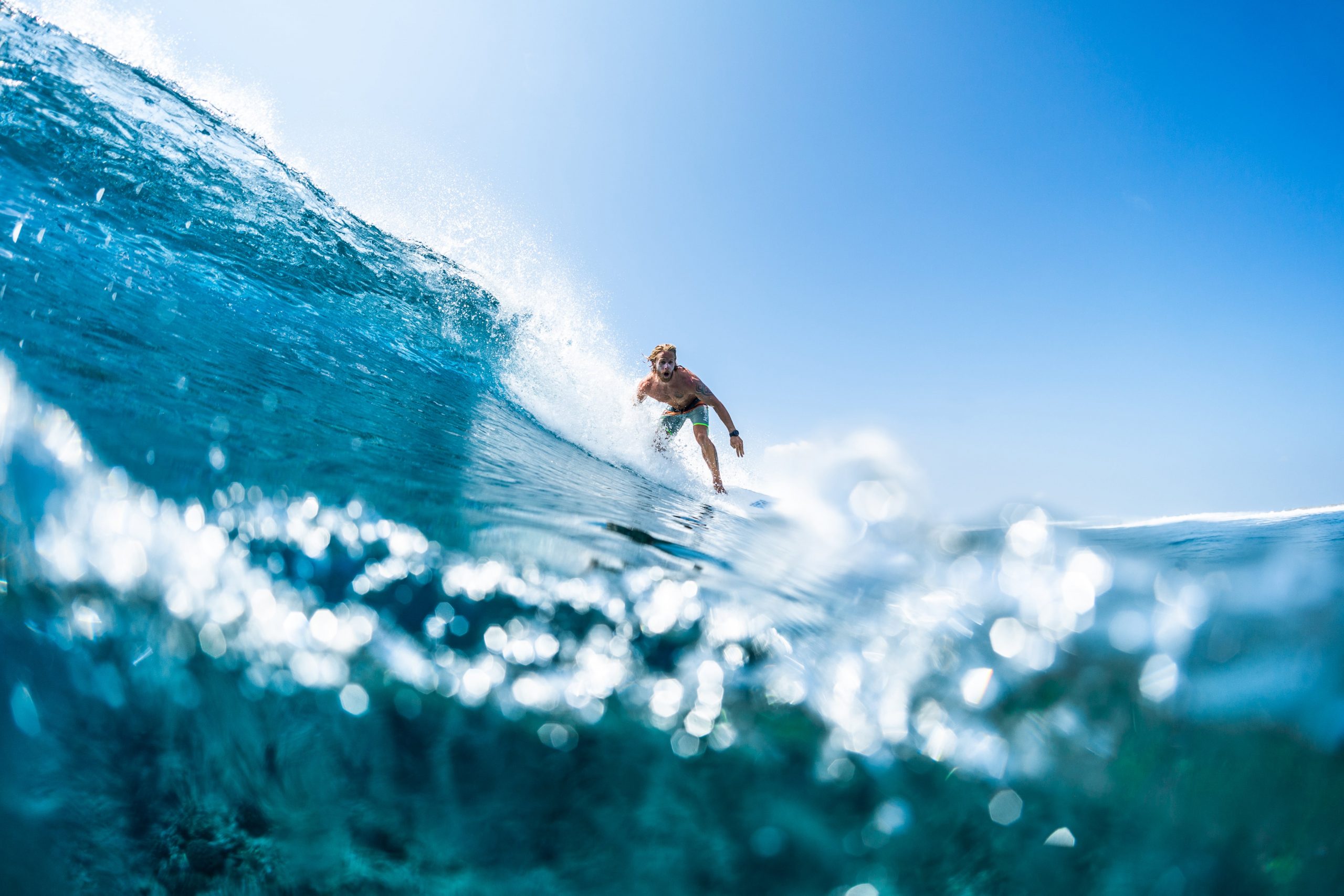 surf spots in the maldives