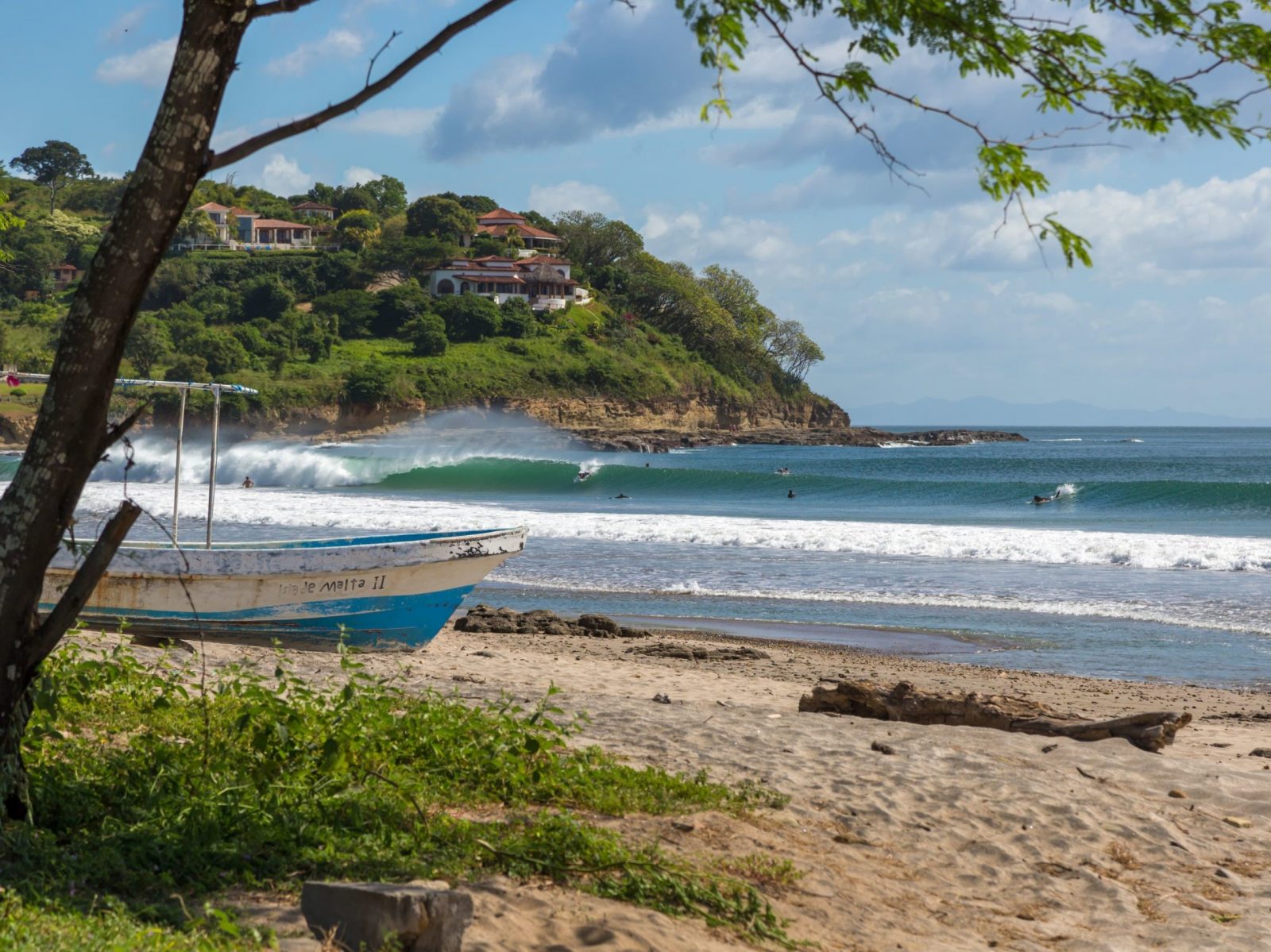 surfing nicaragua
