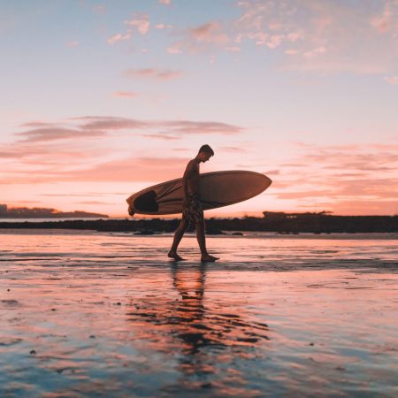 A Complete Guide to Surfing Tamarindo in Costa Rica