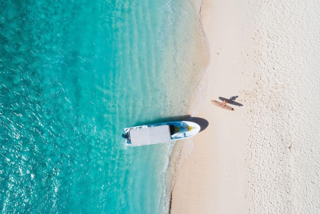 surfing fiji