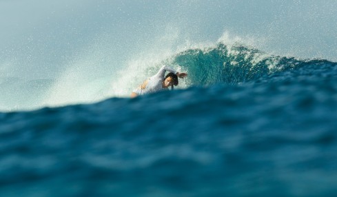 surfing fiji