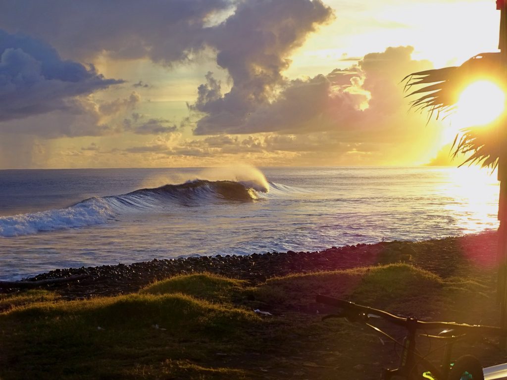 surf spots tahiti