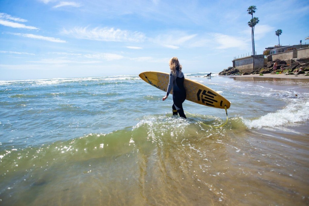 Ventura - Surfing California
